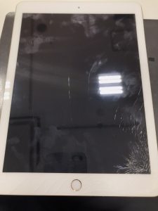 iPad５パネル割れ修理