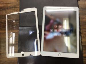 iPad５ ガラス割れ交換修理