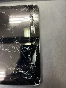 iPad ７ ガラス割れ