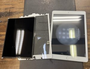 iPad８ガラス液晶交換