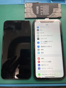 iPhone11　バッテリー交換　パネル割れ交換