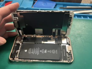 iPhone8　バッテリー交換