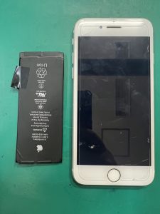 iPhone8のバッテリー交換修理